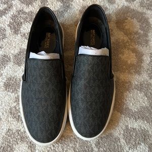 WORN ONCE - Michael Kors slip on sneakers